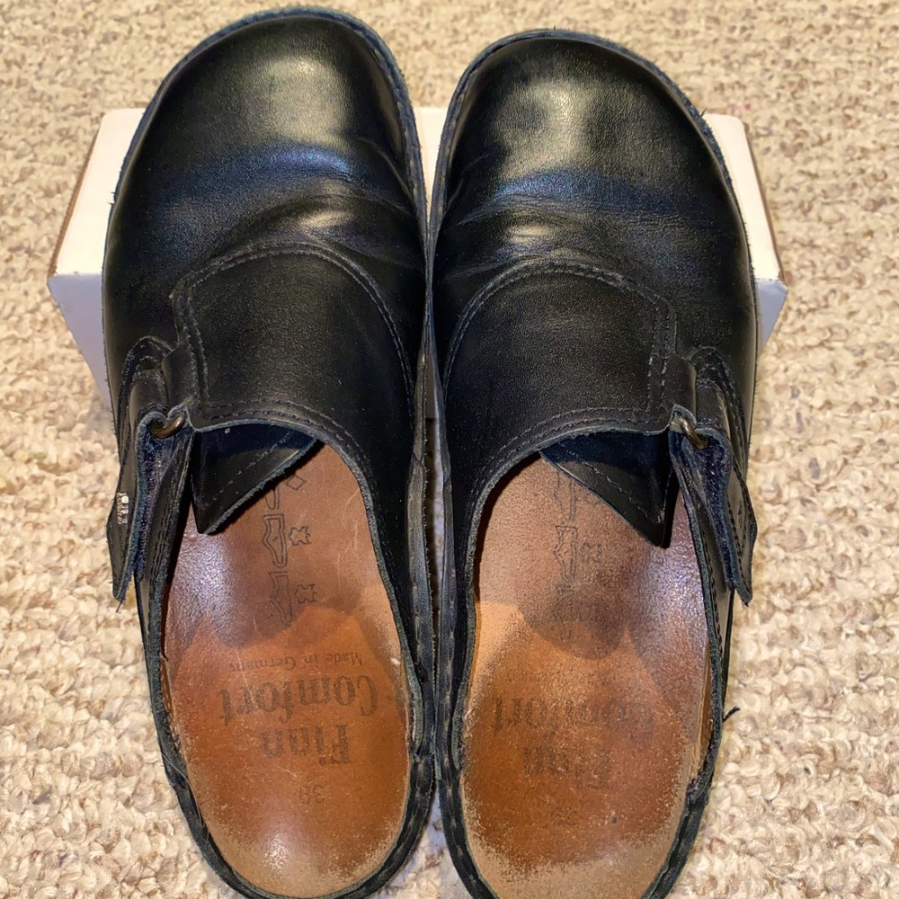 Finn Comfort Venice Clogs